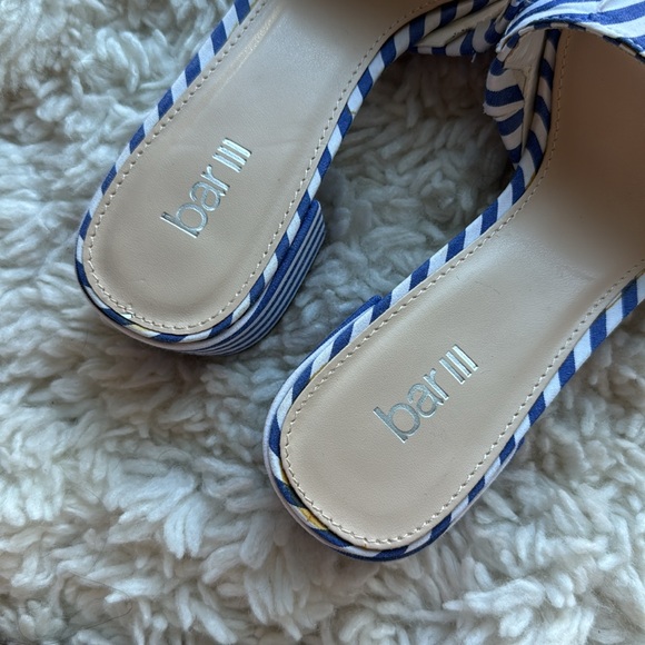 Bar III‎ Ruffle Sandals - Picture 5 of 6